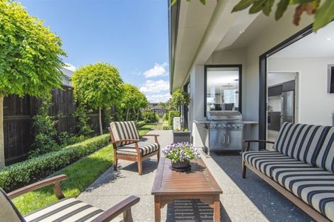 Photo of property in 6 Franks Way, Papamoa Beach, Papamoa, 3118