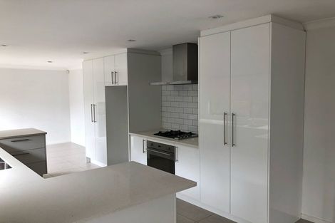 Photo of property in 54a Hattaway Avenue, Bucklands Beach, Auckland, 2012