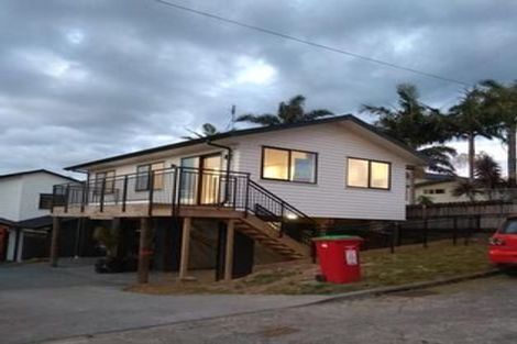 Photo of property in 90 Whangaparaoa Road, Red Beach, 0932