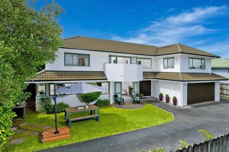Photo of property in 2/362 East Coast Road, Sunnynook, Auckland, 0630