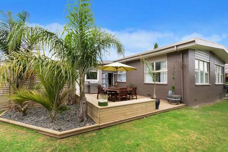 Photo of property in 27 Magnolia Avenue, Opaheke, Papakura, 2113