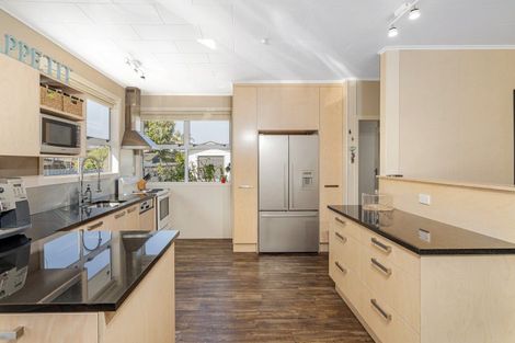 Photo of property in 14 School Road, Whitianga, 3510