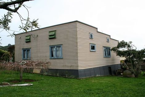 Photo of property in 205 Waimumu Road, Massey, Auckland, 0614