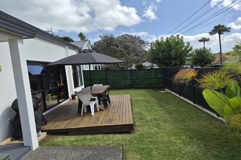 Photo of property in 1/14 Beresford Street, Bayswater, Auckland, 0622