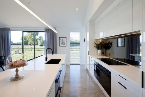 Photo of property in 53 Dysart Lane, Kumeu, 0891