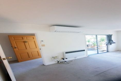 Photo of property in 1/14 Vonnell Place, Birkdale, Auckland, 0626