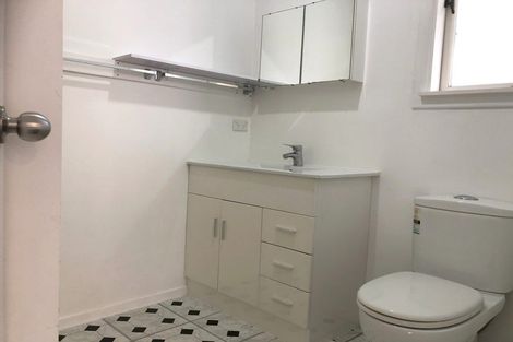 Photo of property in 1 Sarona Avenue, Glen Eden, Auckland, 0602