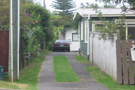 Photo of property in 1/26 Neal Avenue, Glenfield, Auckland, 0629