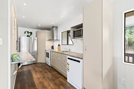 Photo of property in 6 Te Moau Avenue, Parakai, 0830