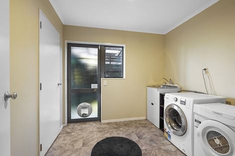 Photo of property in 43 Western Heights Drive, Western Heights, Hamilton, 3200