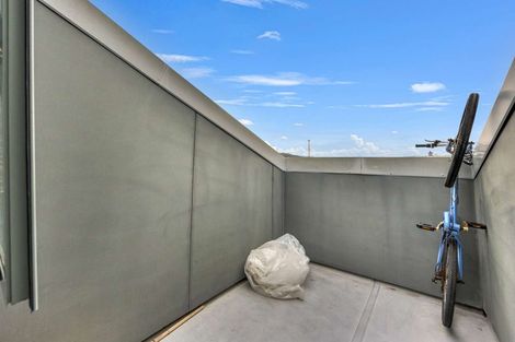 Photo of property in Metro Apartments, 21/220 Thorndon Quay, Pipitea, Wellington, 6011