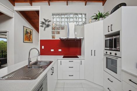 Photo of property in 18 Deanna Drive, West Harbour, Auckland, 0618