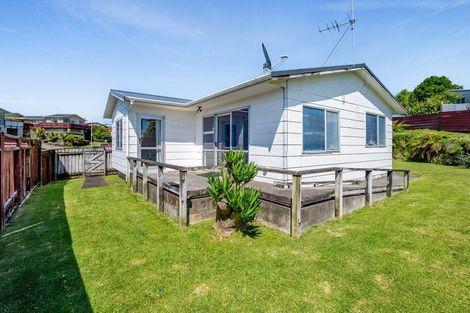 Photo of property in 19 Camellia Avenue, Bell Block, New Plymouth, 4312