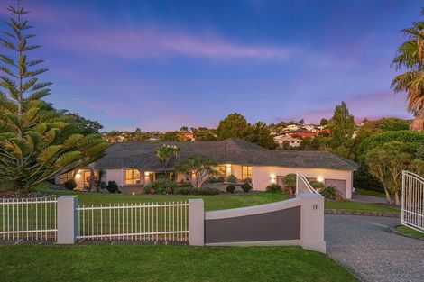 Photo of property in 7 Burgundy Park Avenue, Henderson, Auckland, 0612