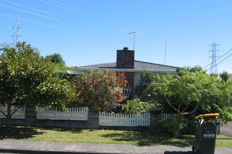 Photo of property in 73 Cobham Crescent, Kelston, Auckland, 0602