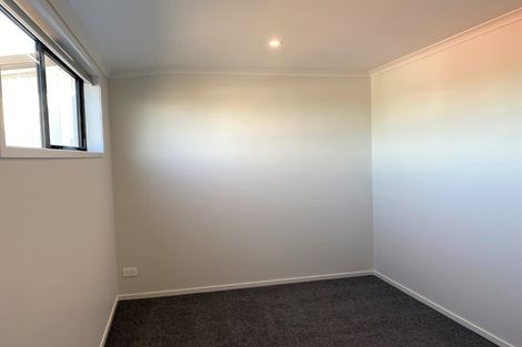 Photo of property in 4/5 Peachgrove Road, Te Atatu Peninsula, Auckland, 0610