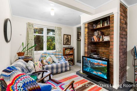 Photo of property in Saddlery Cottage, 3245 Paparoa-oakleigh Road, Paparoa, 0571