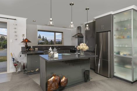 Photo of property in 2 Mckellar Court, Cromwell, 9310