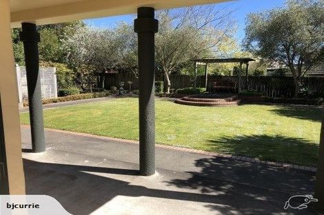 Photo of property in 32 Kilkenny Place, Fitzherbert, Palmerston North, 4410