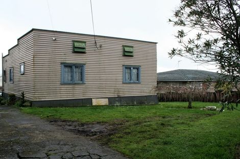 Photo of property in 205 Waimumu Road, Massey, Auckland, 0614