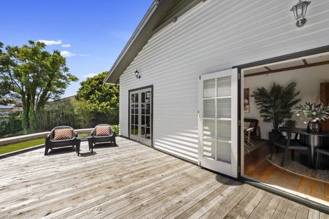 Photo of property in 32 Cutfield Road, New Plymouth, 4310
