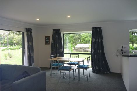 Photo of property in 146 Boord Crescent, Kumeu, 0891