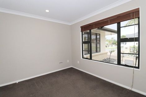 Photo of property in 33 Annalong Road, Dannemora, Auckland, 2016