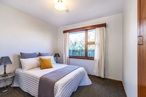 Photo of property in 33 Fovant Street, Russley, Christchurch, 8042