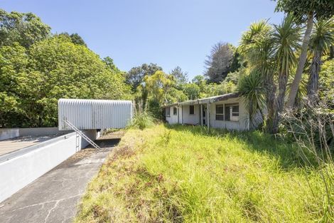Photo of property in 323 Glenfield Road, Glenfield, Auckland, 0629