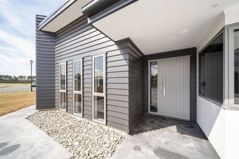 Photo of property in 7 Mercade Close, Stratford, 4332