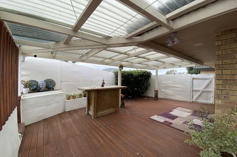 Photo of property in 208 Botany Road, Botany Downs, Auckland, 2010