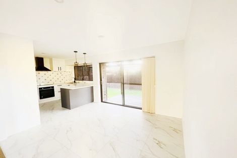 Photo of property in 2/27 Aberfeldy Avenue, Highland Park, Auckland, 2010