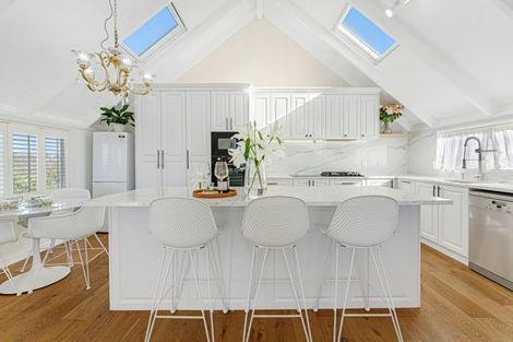 Photo of property in 2/22 Salem Place, Torbay, Auckland, 0630