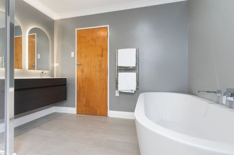 Photo of property in 91 Broadway, Carterton, 5713