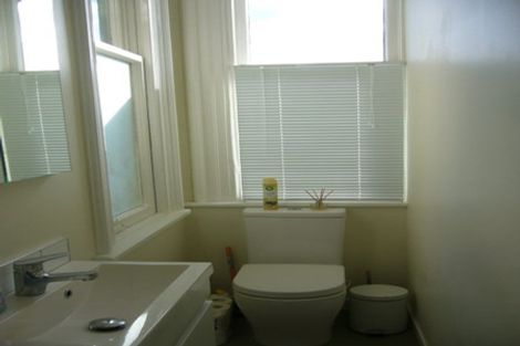 Photo of property in 4 Hawker Street, Mount Victoria, Wellington, 6011