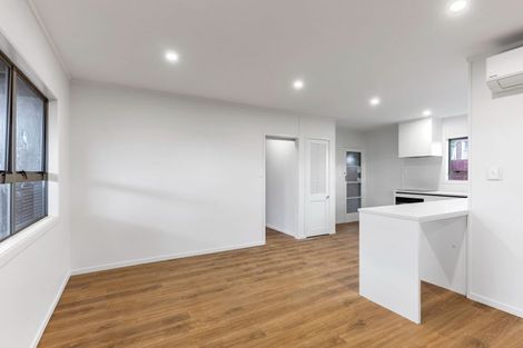 Photo of property in 32 Idlewild Avenue, Mangere, Auckland, 2022