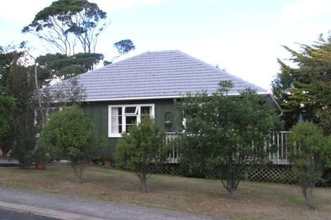 Photo of property in 1/2 Varlene Terrace, Forrest Hill, Auckland, 0620