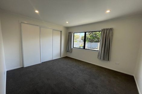 Photo of property in 35 Tarata Crescent, Mangere Bridge, Auckland, 2022