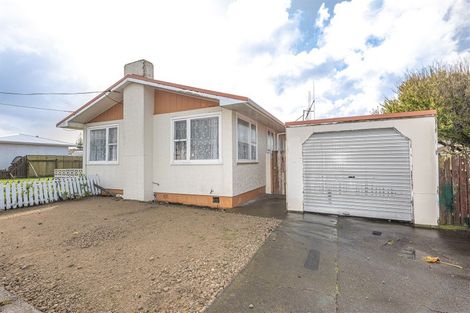 Photo of property in 10 Mosston Road, Castlecliff, Whanganui, 4501