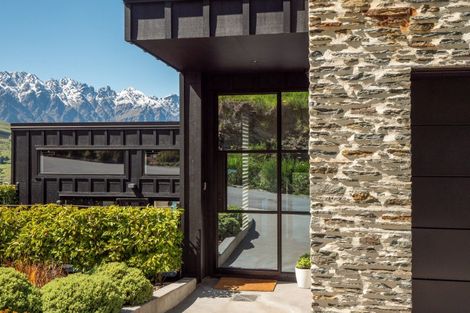 Photo of property in 92 Hensman Road, Queenstown, 9300
