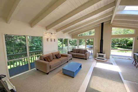 Photo of property in 18 Grand View Road, Leigh, 0985