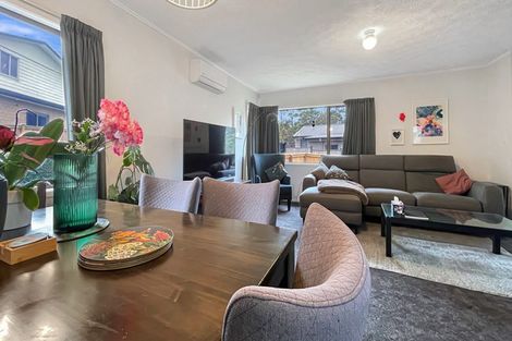 Photo of property in 7 Angeline Place, Massey, Auckland, 0614