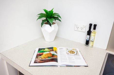 Photo of property in Algarve Apartments, 213/332 Maunganui Road, Mount Maunganui, 3116