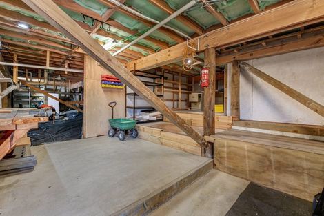Photo of property in 1/4 Roberts Road, Matakatia, Whangaparaoa, 0930
