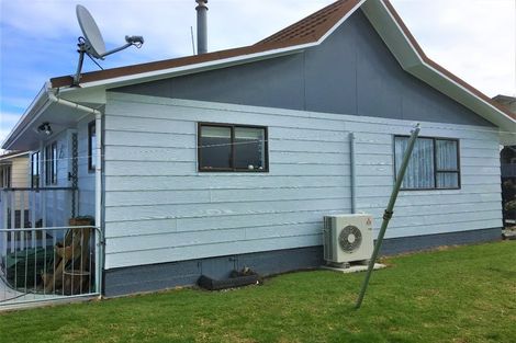Photo of property in 27 Roore Street, Foxton Beach, Foxton, 4815