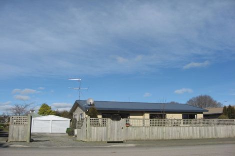 Photo of property in 5 Moore Road, Winton, 9720