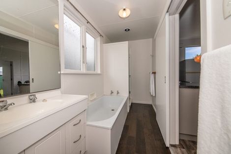 Photo of property in 14 Queen Street, Westport, 7825