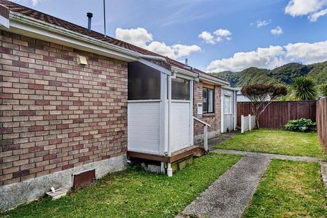 Photo of property in 15 Burcham Street, Taita, Lower Hutt, 5011