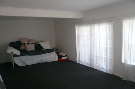 Photo of property in 17 Kelston Street, New Lynn, Auckland, 0600