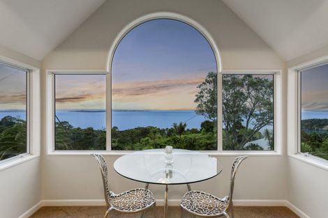 Photo of property in 98 Takahe Road, Titirangi, Auckland, 0604